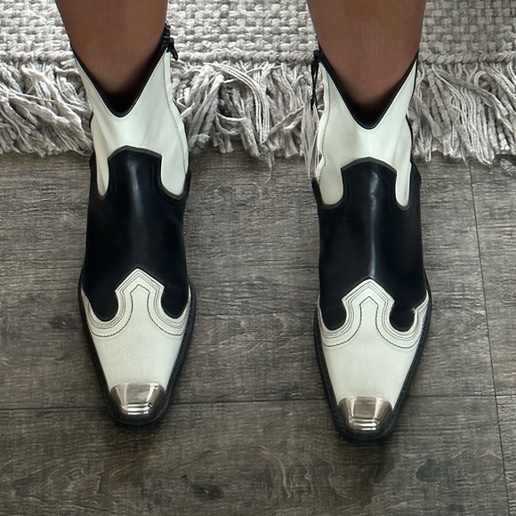 Zara Limited Edition Boots - Picture 2 of 7